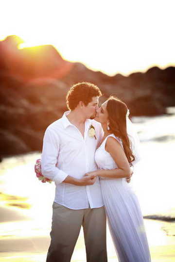 romance on the beach photoshoot for after ceremony photo session in Koh Yao Yai and Koh Yao Noi venues